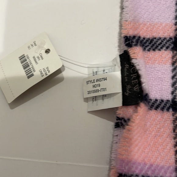 NEW J CREW TARTEN ASBURY PLAID SCARF - Picture 5 of 10